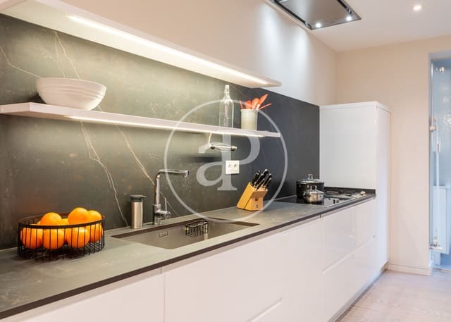 Appartement de 3 chambres à louer à Recoletos, Madrid ville - 12 500 € (Ref: 9596143)