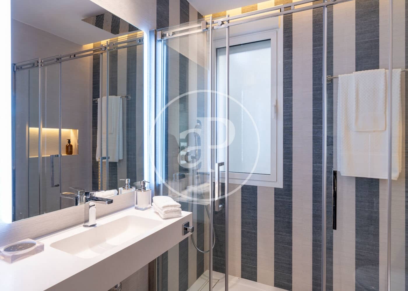 Appartement de 3 chambres à louer à Madrid ville - 12 500 € (Ref: 9596143)