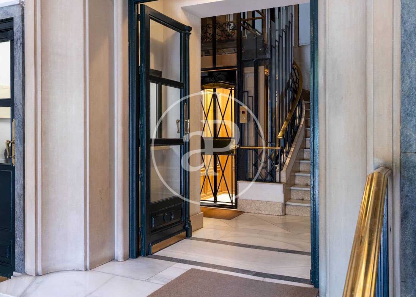 Appartement de 3 chambres à louer à Madrid ville - 12 500 € (Ref: 9596143)