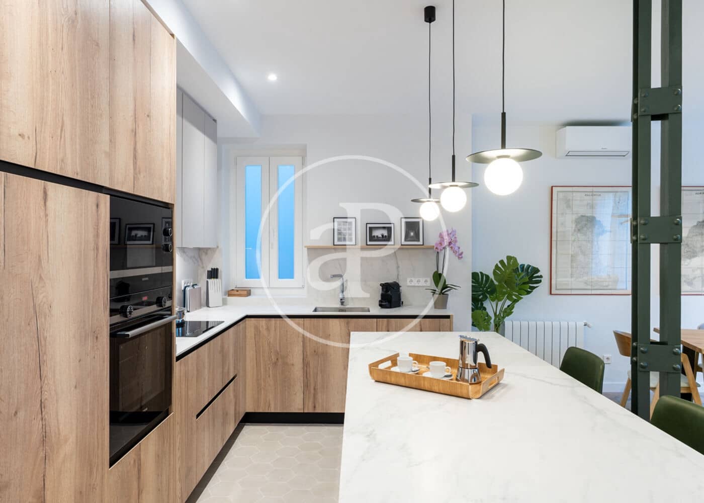 2 slaapkamer Appartement te huur in Madrid stad - € 4.260 (Ref: 9596145)