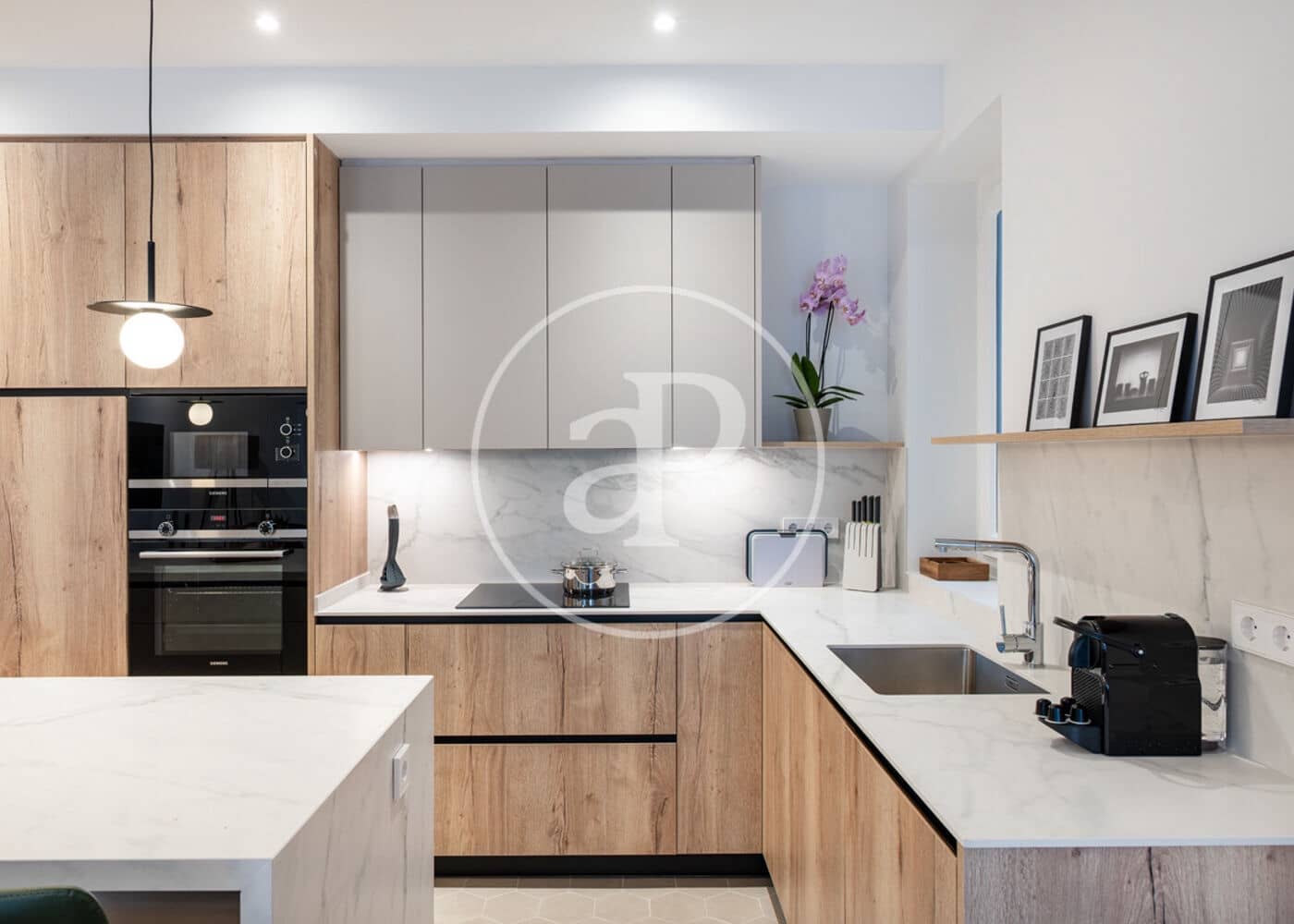 2 slaapkamer Appartement te huur in Madrid stad - € 4.260 (Ref: 9596145)