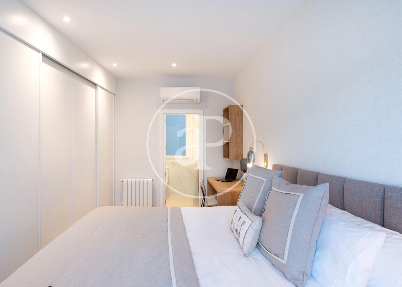 2 slaapkamer Appartement te huur in Madrid stad - € 4.260 (Ref: 9596145)