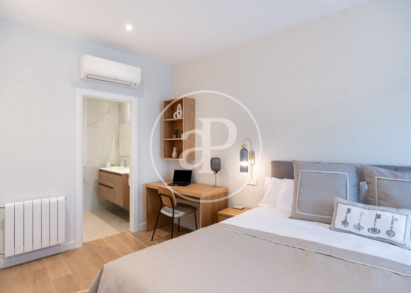 2 slaapkamer Appartement te huur in Madrid stad - € 4.260 (Ref: 9596145)