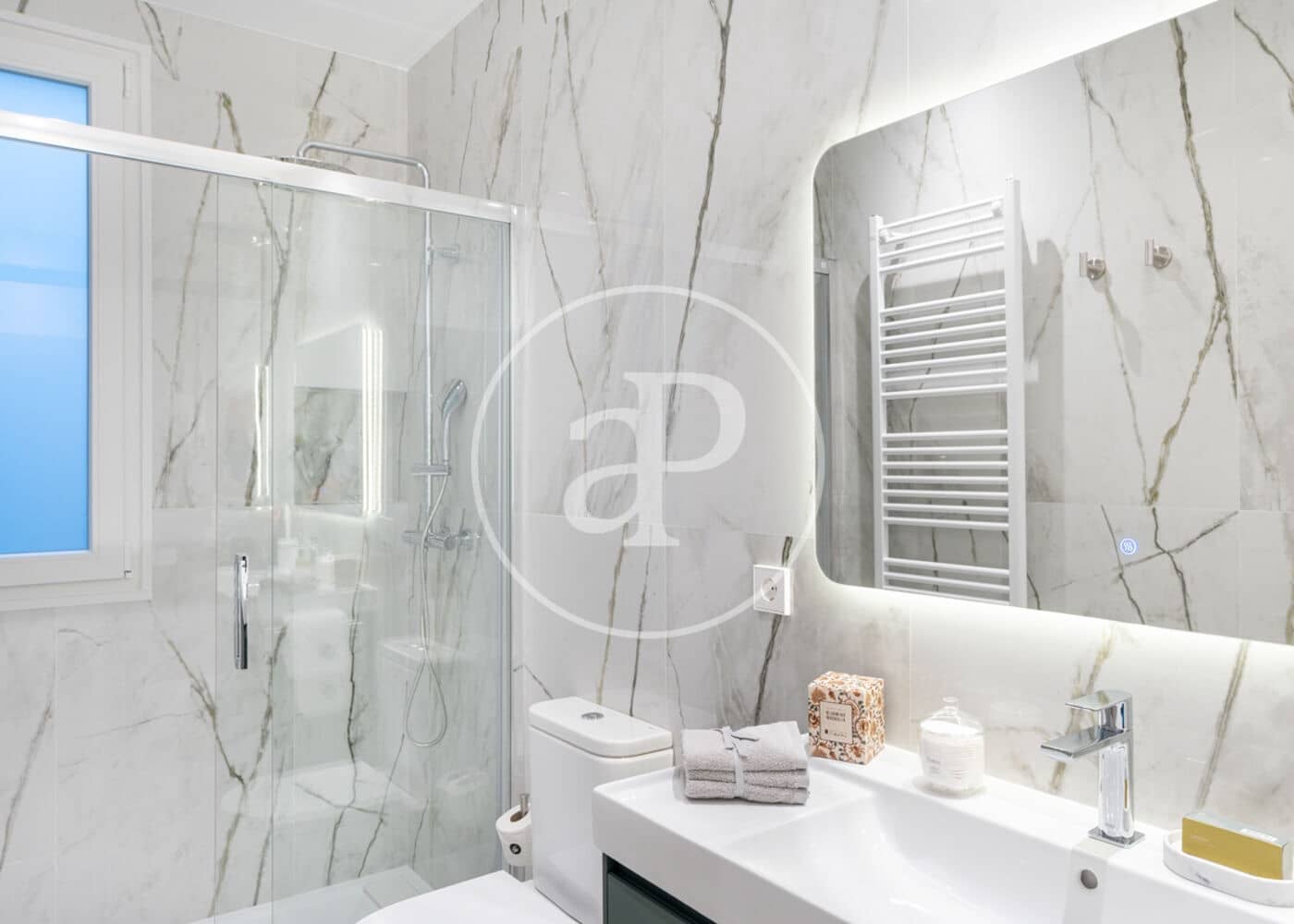 2 slaapkamer Appartement te huur in Madrid stad - € 4.260 (Ref: 9596145)