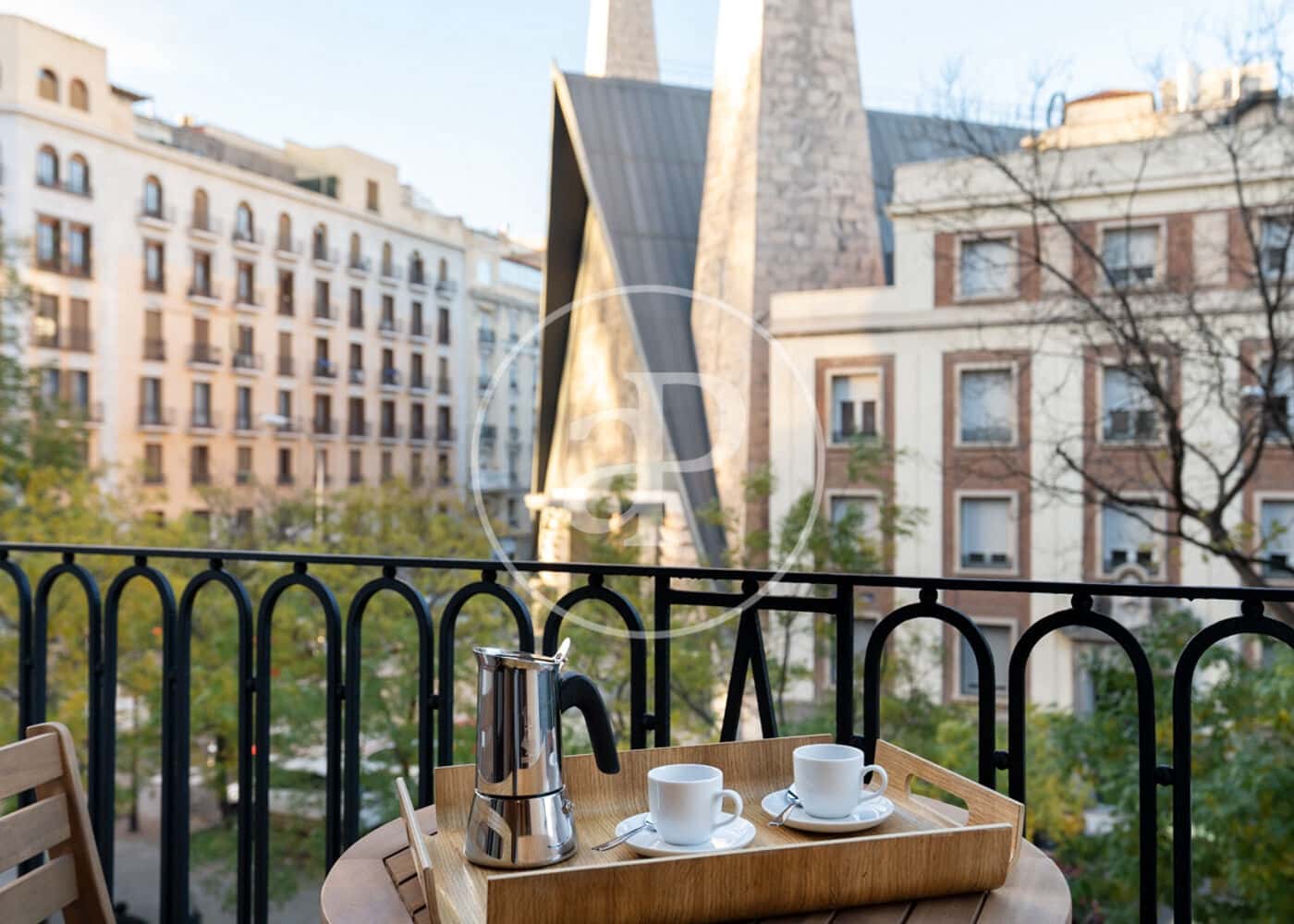 2 slaapkamer Appartement te huur in Madrid stad - € 4.260 (Ref: 9596145)