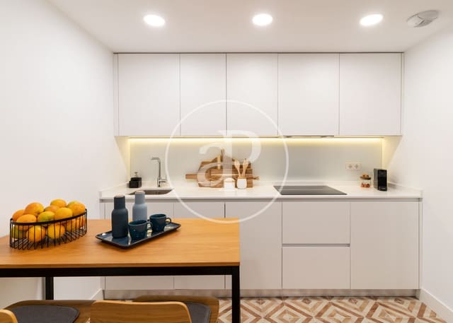 Appartement de 2 chambres à louer à Palacio, Madrid ville - 3 300 € (Ref: 9596146)