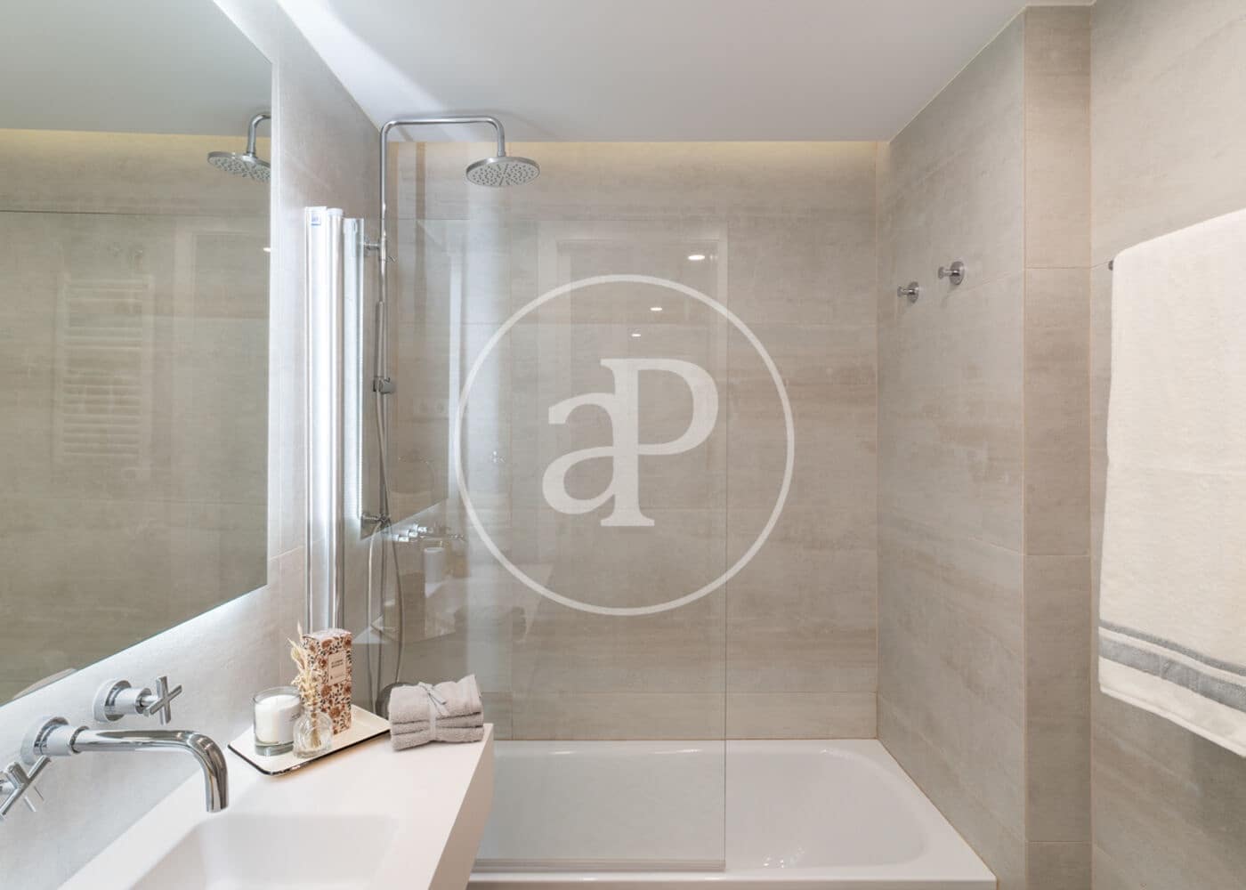 Appartement de 2 chambres à louer à Madrid ville - 3 300 € (Ref: 9596146)