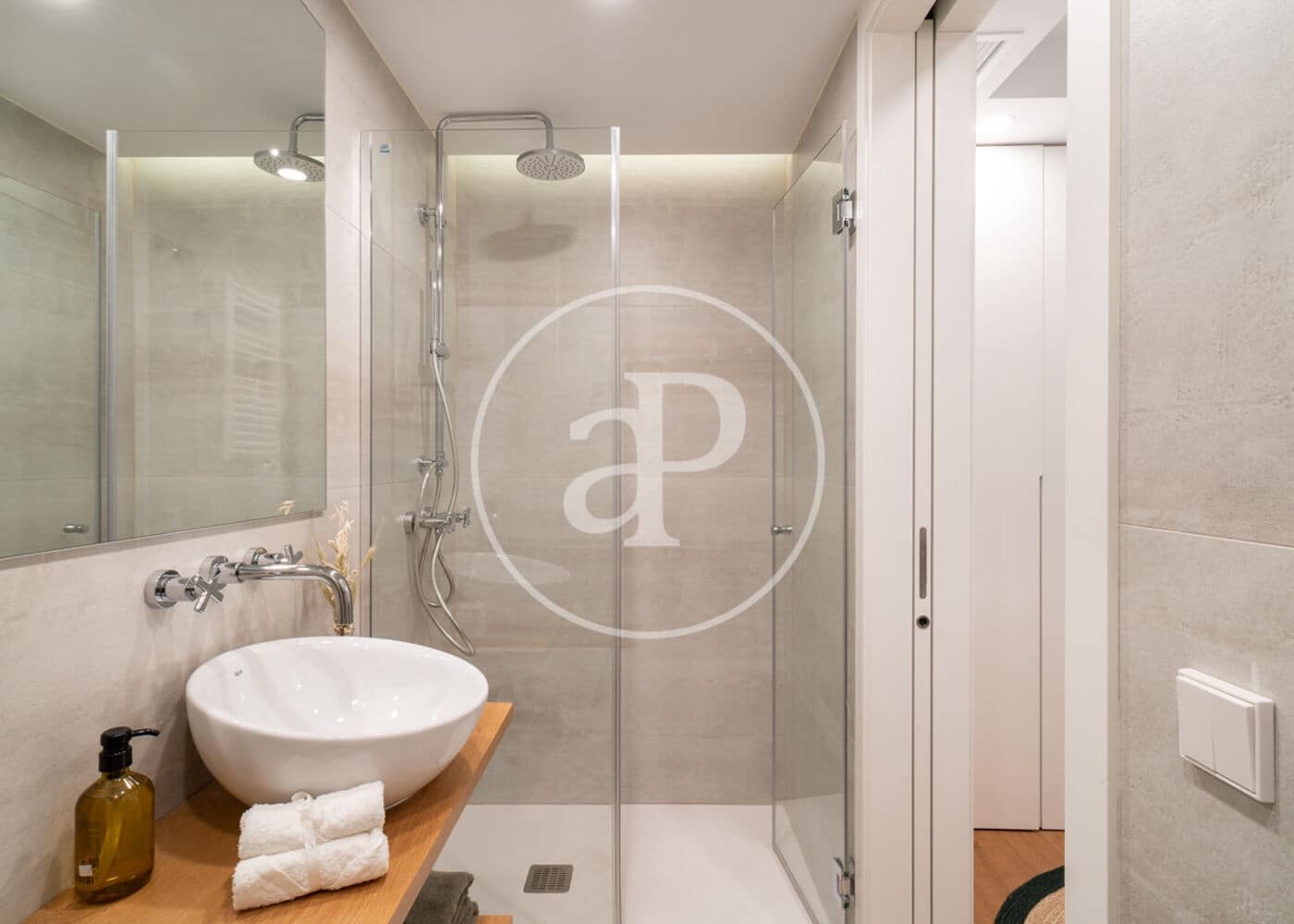 Appartement de 2 chambres à louer à Madrid ville - 3 300 € (Ref: 9596146)