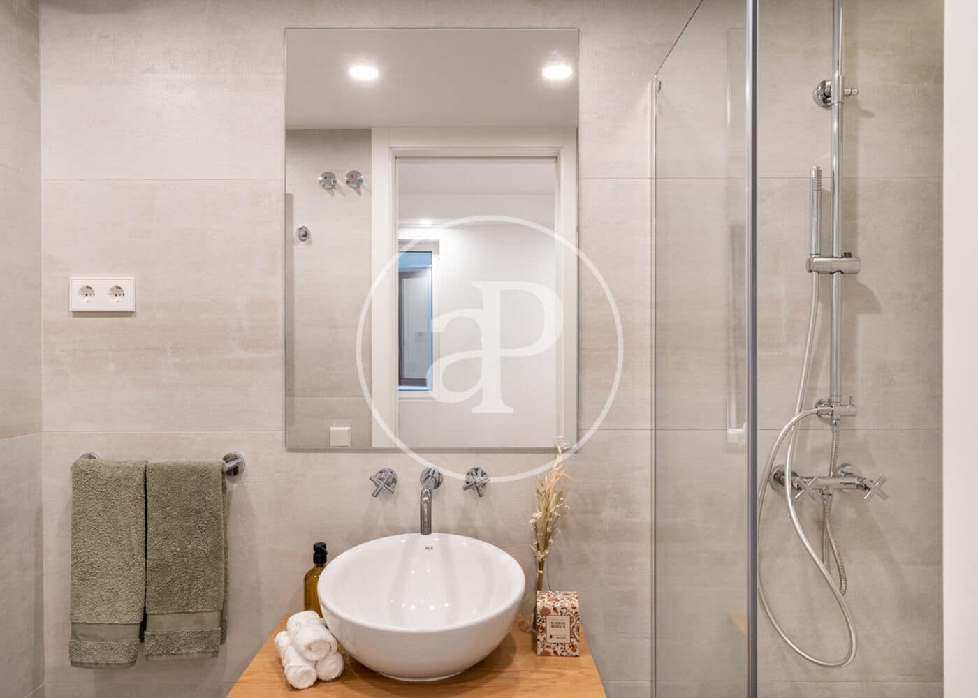 Appartement de 2 chambres à louer à Madrid ville - 3 300 € (Ref: 9596146)