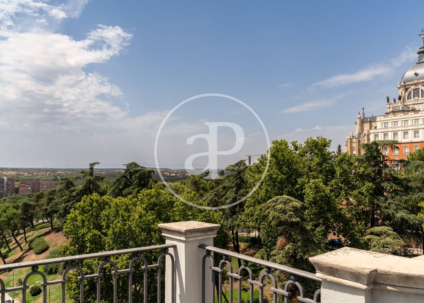 Appartement de 2 chambres à louer à Madrid ville - 3 300 € (Ref: 9596146)