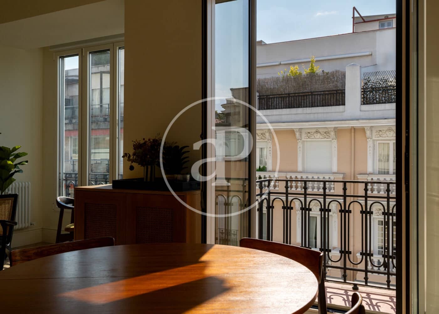 3 quarto Apartamento para arrendar em Madrid cidade - 7 350 € (Ref: 9596148)