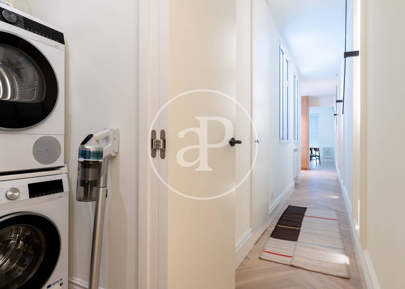 3 quarto Apartamento para arrendar em Madrid cidade - 7 350 € (Ref: 9596148)