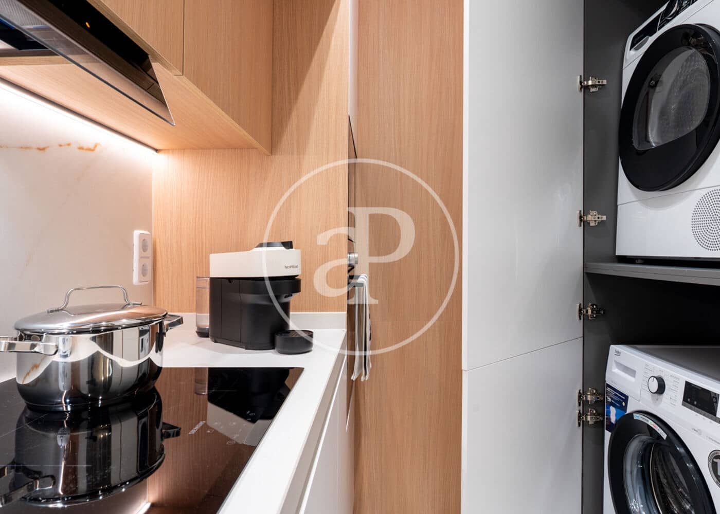 3 slaapkamer Appartement te huur in Madrid stad - € 6.500 (Ref: 9596149)