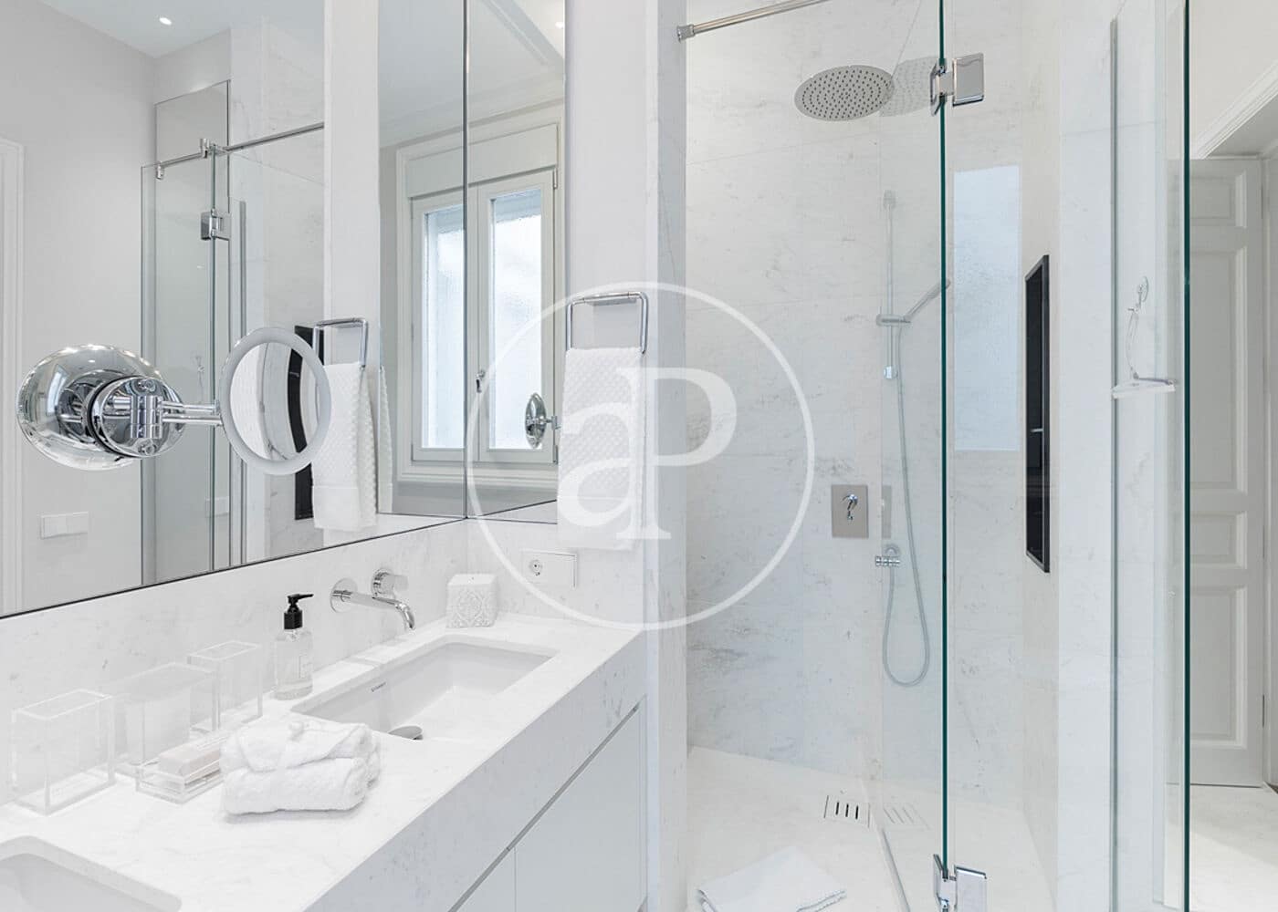 Appartement de 3 chambres à louer à Madrid ville - 11 000 € (Ref: 9596150)