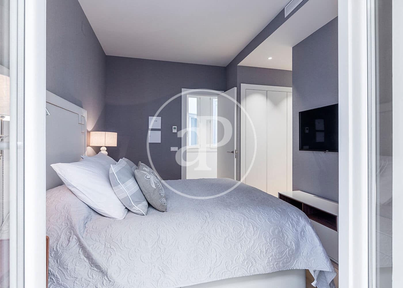 2 slaapkamer Appartement te huur in Madrid stad - € 6.300 (Ref: 9596151)