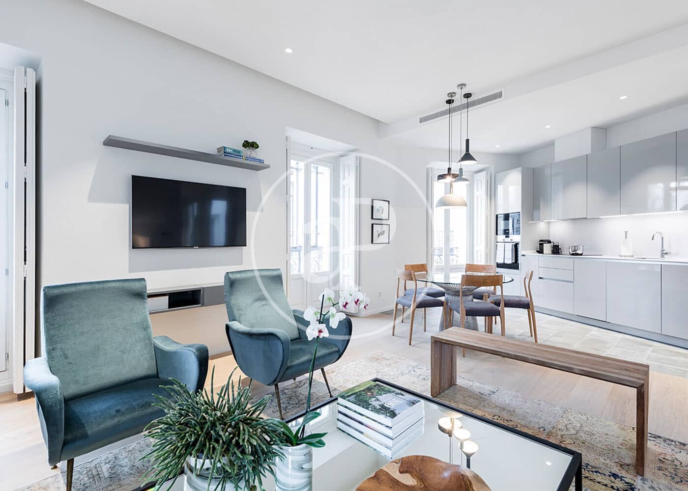 2 slaapkamer Appartement te huur in Madrid stad - € 6.300 (Ref: 9596151)