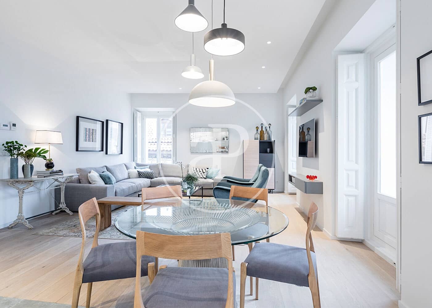 2 slaapkamer Appartement te huur in Madrid stad - € 6.300 (Ref: 9596151)