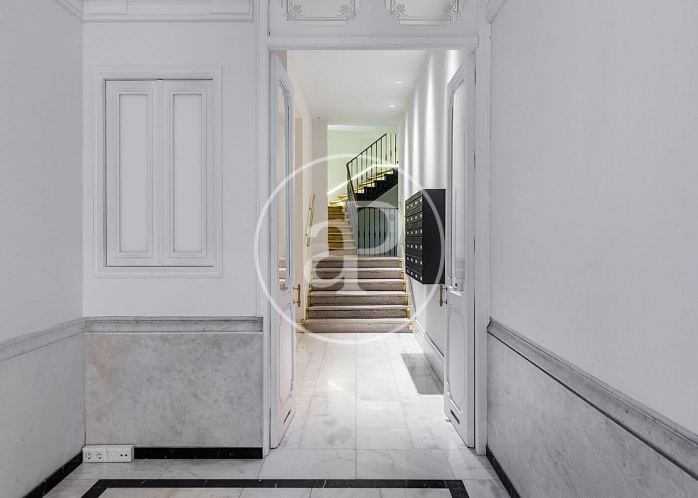 2 slaapkamer Appartement te huur in Madrid stad - € 6.300 (Ref: 9596151)