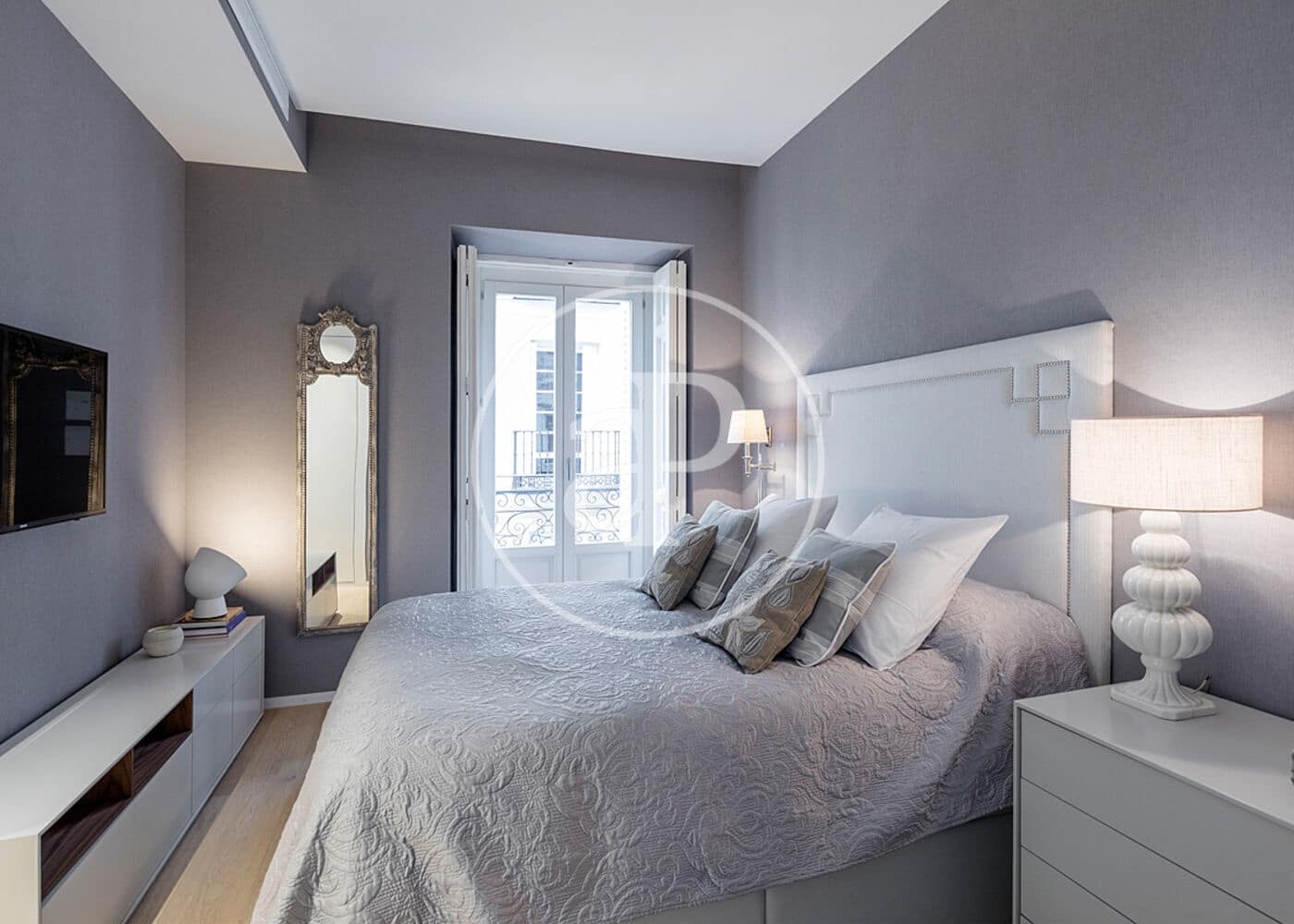 2 slaapkamer Appartement te huur in Madrid stad - € 6.300 (Ref: 9596151)