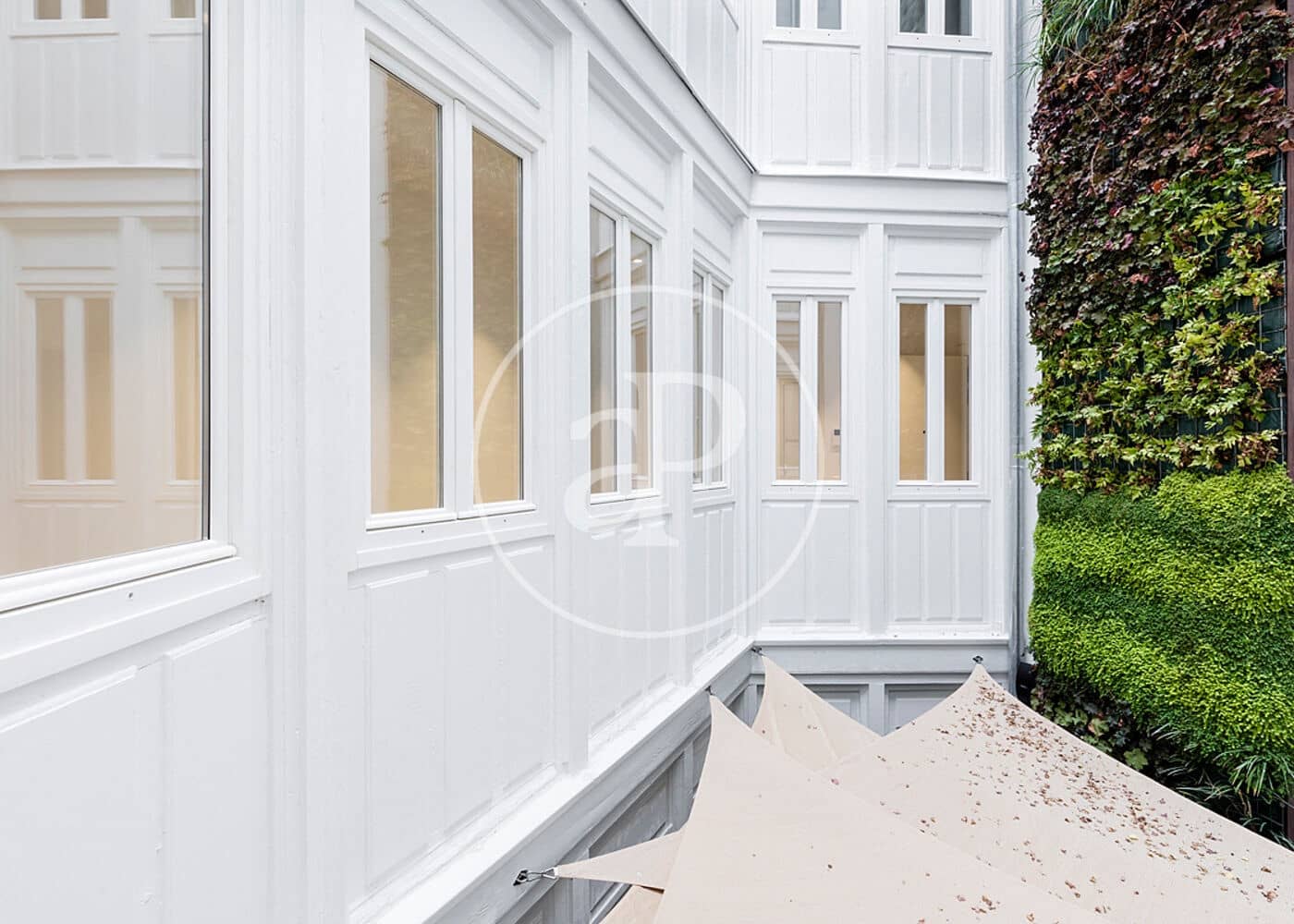 2 slaapkamer Appartement te huur in Madrid stad - € 6.300 (Ref: 9596151)