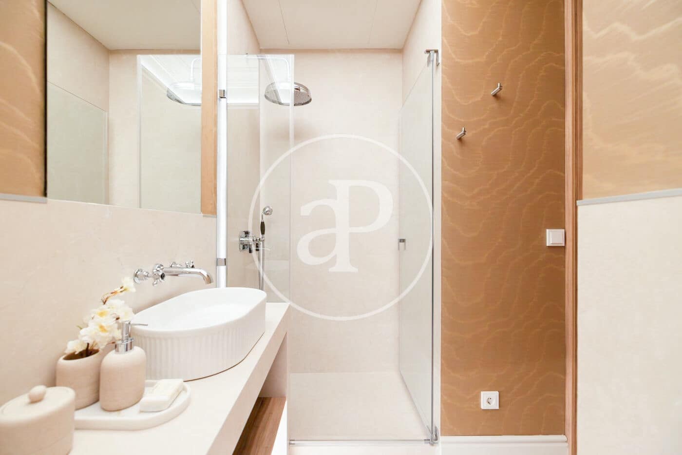 Appartement de 5 chambres à louer à Madrid ville - 18 000 € (Ref: 9596152)