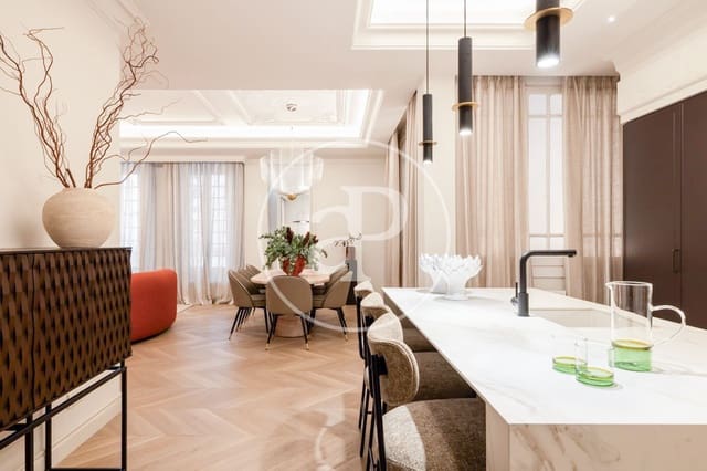 Appartement de 5 chambres à louer à Castellana, Madrid ville - 18 000 € (Ref: 9596152)