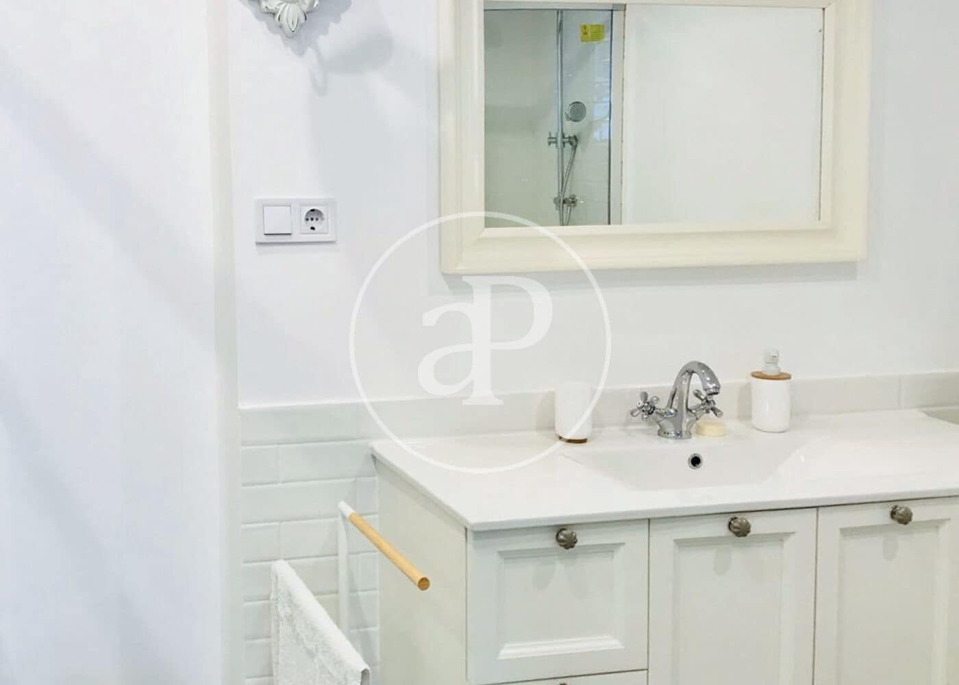 Penthouse de 1 chambre à louer à Madrid ville avec piscine - 1 800 € (Ref: 9596153)