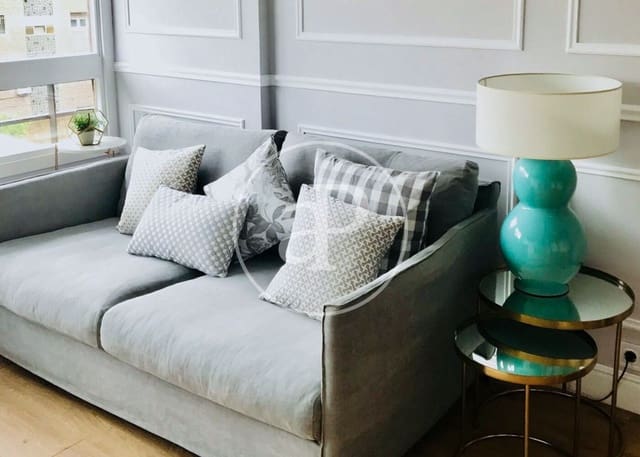 Penthouse de 1 chambre à louer à Nueva España, Madrid ville avec piscine - 1 800 € (Ref: 9596153)