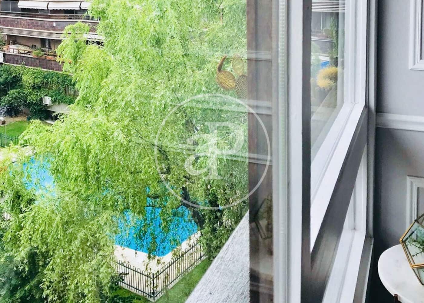 Penthouse de 1 chambre à louer à Madrid ville avec piscine - 1 800 € (Ref: 9596153)