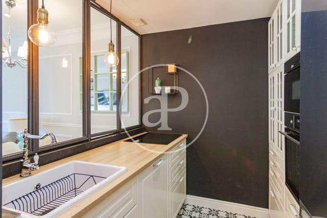 1 slaapkamer Penthouse te huur in Nueva España, Madrid stad met zwembad - € 1.800 (Ref: 9596153)