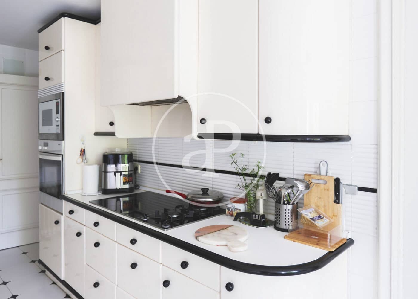 6 bedroom Villa for sale in Madrid city with pool - € 3,200,000 (Ref: 9599551)