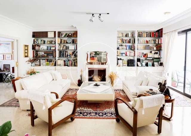 6 bedroom Villa for sale in Piovera, Madrid city with pool - € 3,200,000 (Ref: 9599551)