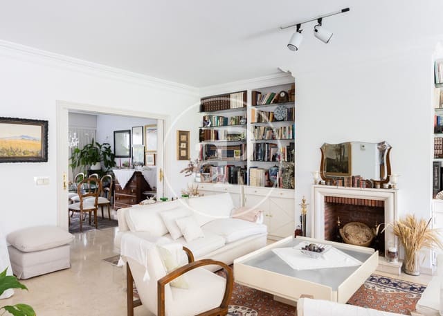 6 bedroom Villa for sale in Piovera, Madrid city with pool - € 3,200,000 (Ref: 9599551)