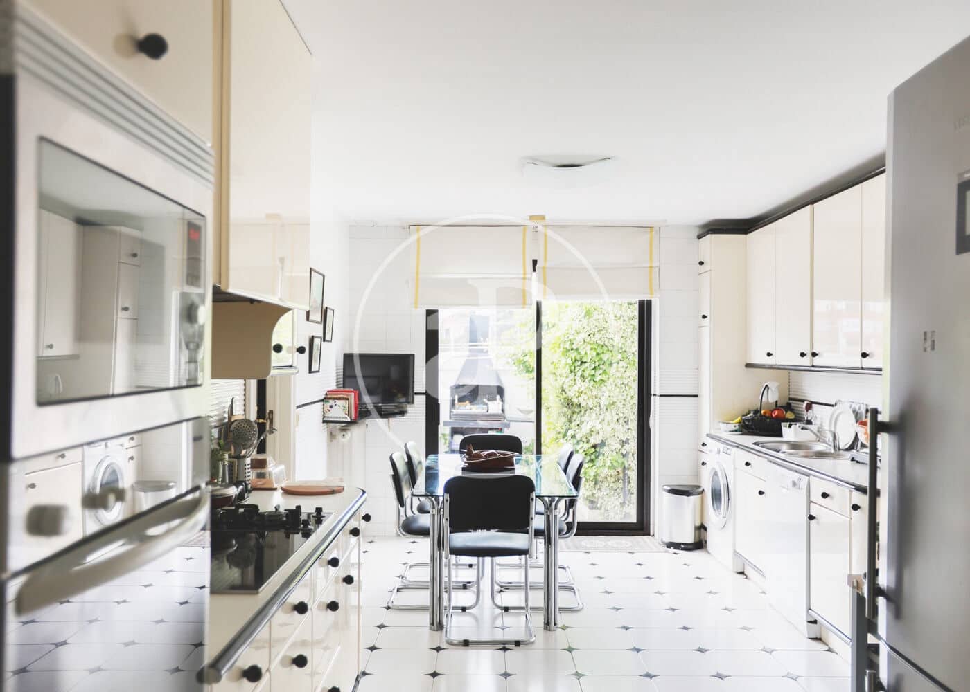 6 bedroom Villa for sale in Madrid city with pool - € 3,200,000 (Ref: 9599551)