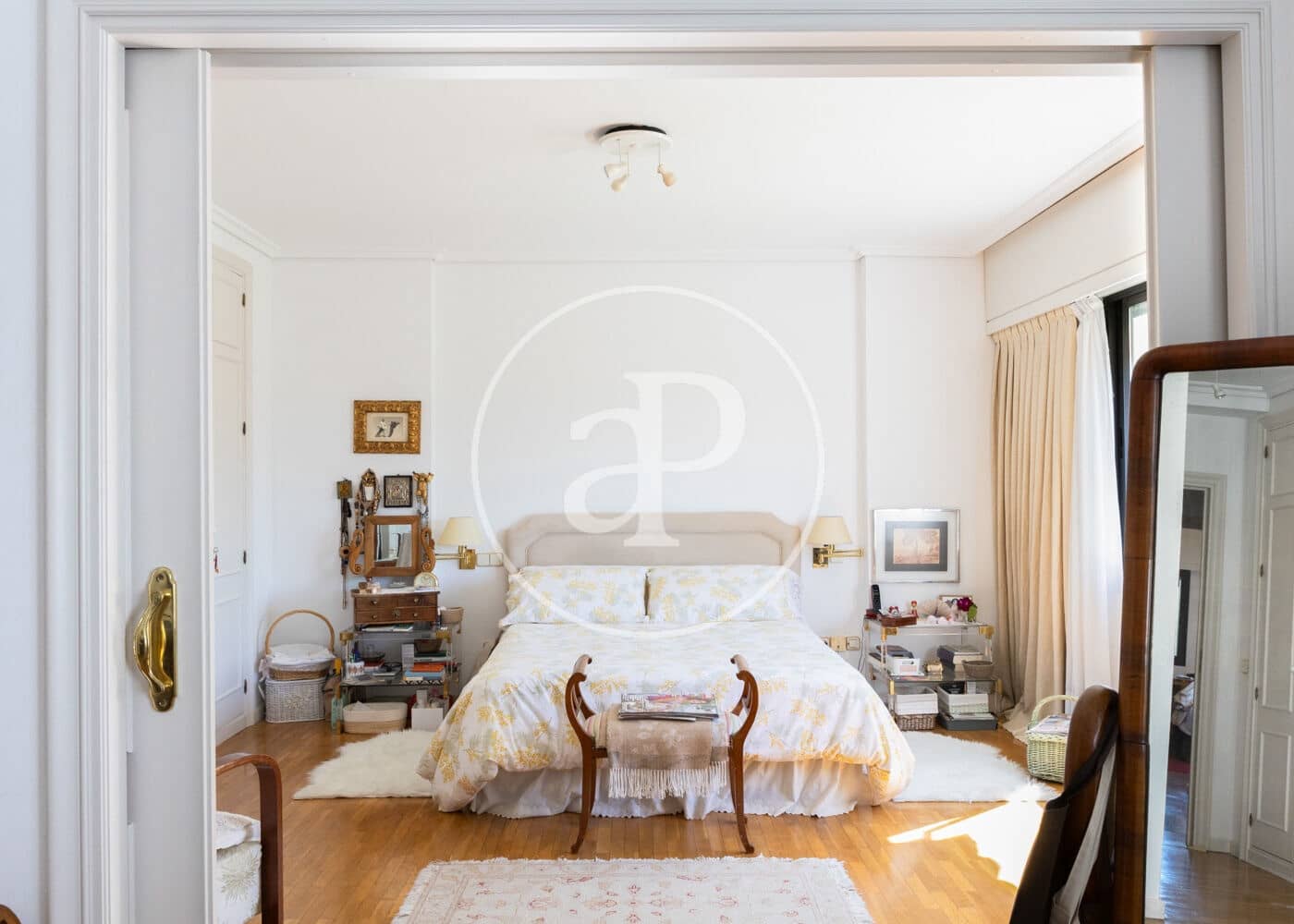 6 bedroom Villa for sale in Madrid city with pool - € 3,200,000 (Ref: 9599551)