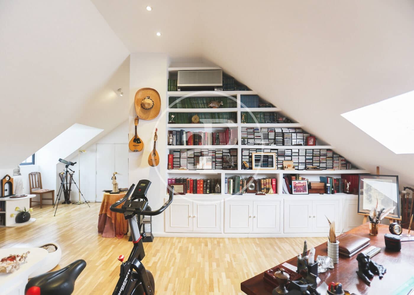 6 bedroom Villa for sale in Madrid city with pool - € 3,200,000 (Ref: 9599551)