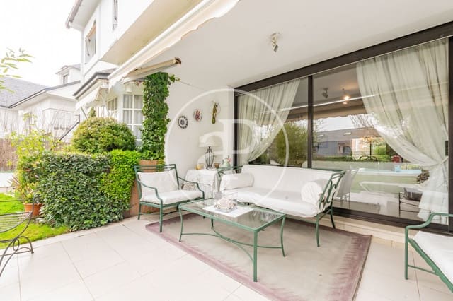 Chalet de 6 habitaciones en Piovera, Madrid ciudad en venta con piscina - 2.990.000 € (Ref: 9599551)