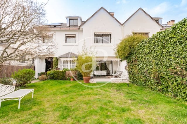 Chalet de 6 habitaciones en Piovera, Madrid ciudad en venta con piscina - 2.990.000 € (Ref: 9599551)