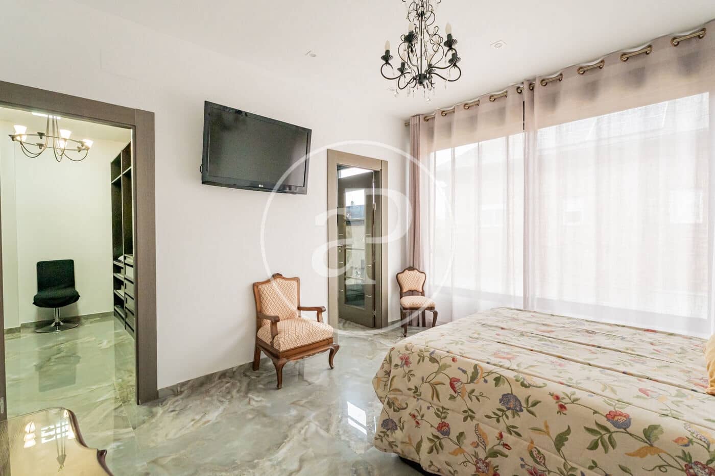 4 bedroom Villa for sale in Pozuelo de Alarcon with pool - € 1,525,000 (Ref: 9599552)