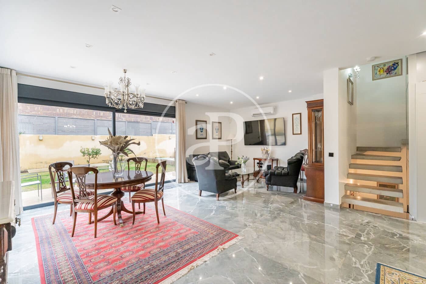 4 bedroom Villa for sale in Pozuelo de Alarcon with pool - € 1,525,000 (Ref: 9599552)