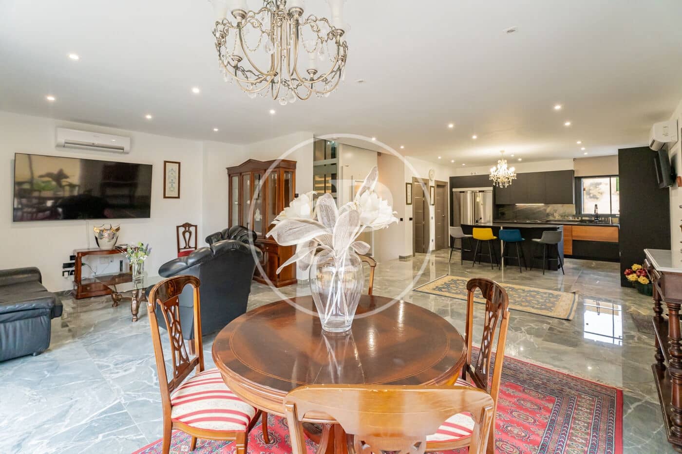 4 bedroom Villa for sale in Pozuelo de Alarcon with pool - € 1,525,000 (Ref: 9599552)