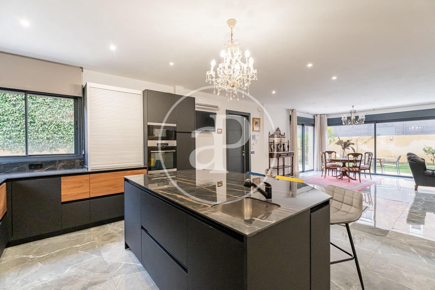 4 bedroom Villa for sale in Pozuelo de Alarcon with pool - € 1,525,000 (Ref: 9599552)