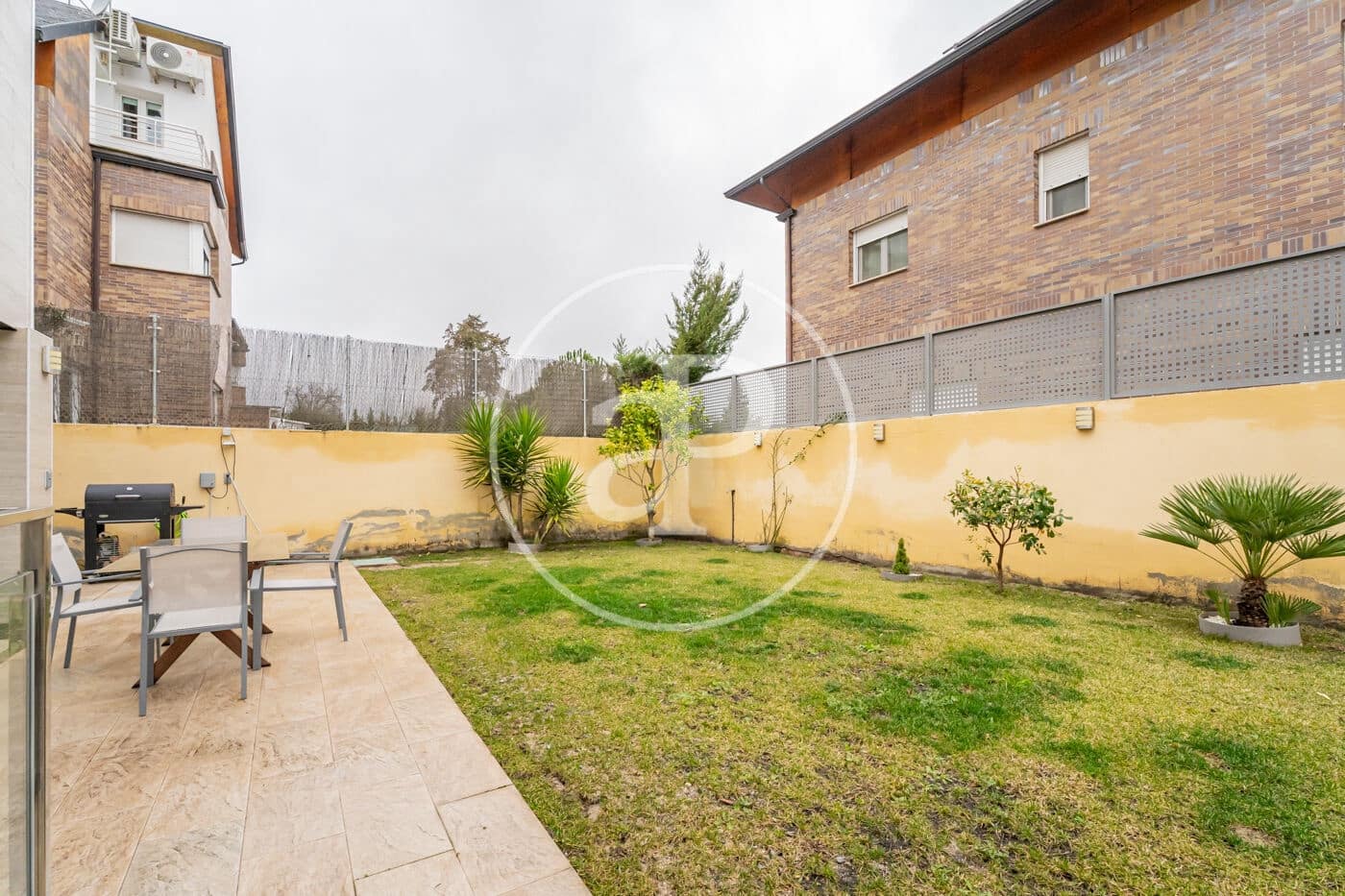 4 bedroom Villa for sale in Pozuelo de Alarcon with pool - € 1,525,000 (Ref: 9599552)