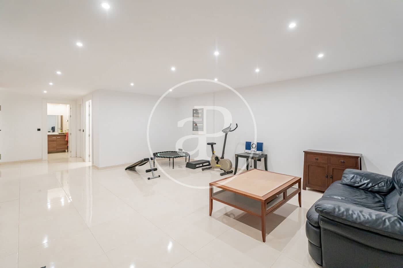 4 bedroom Villa for sale in Pozuelo de Alarcon with pool - € 1,525,000 (Ref: 9599552)