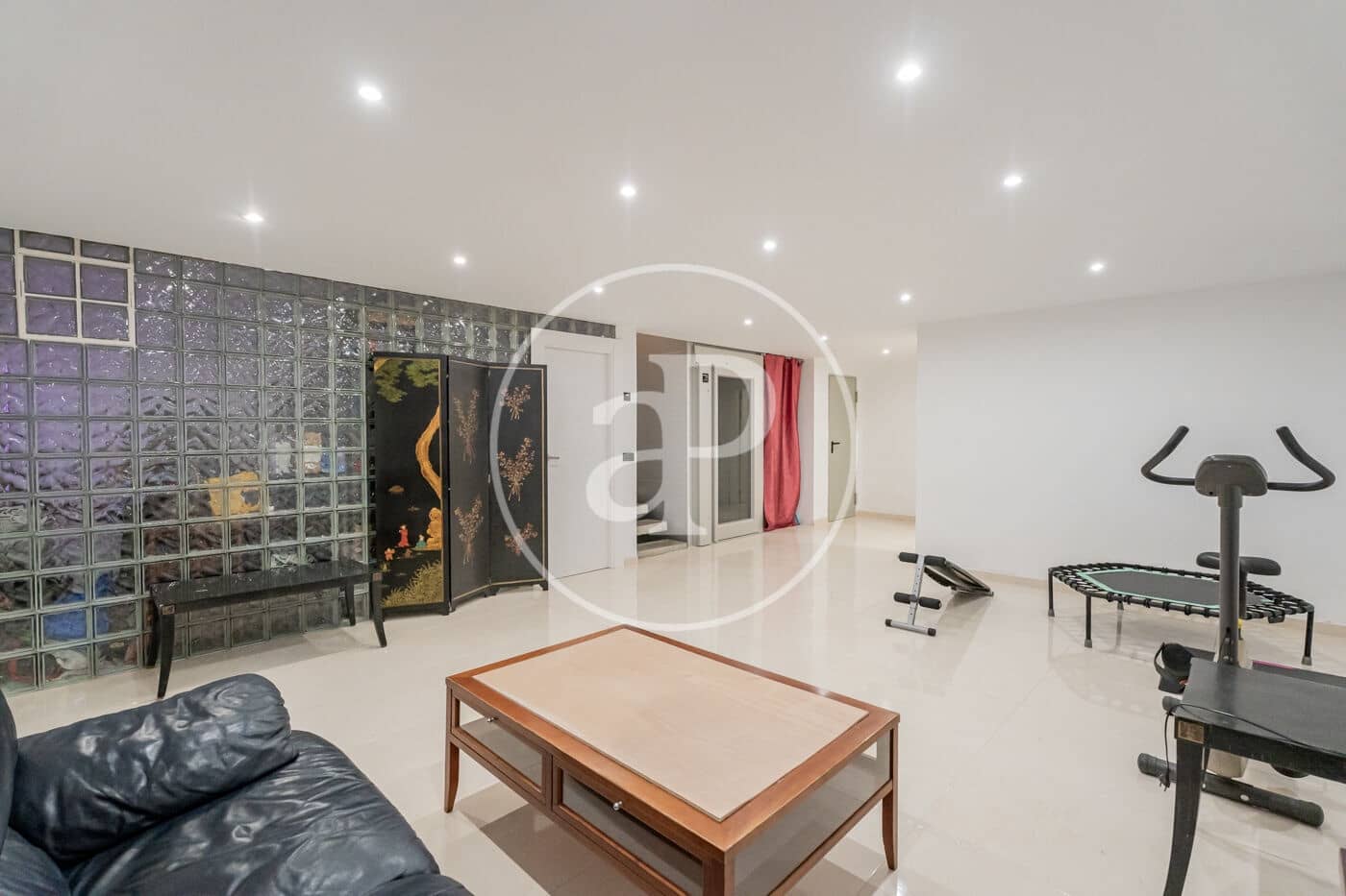 4 bedroom Villa for sale in Pozuelo de Alarcon with pool - € 1,525,000 (Ref: 9599552)