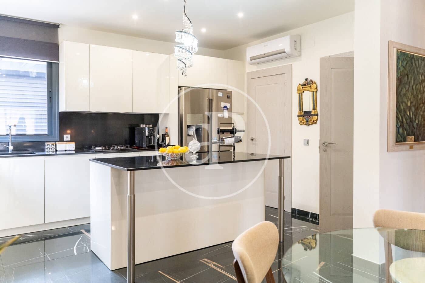 4 slaapkamer Villa te koop in Pozuelo de Alarcon met zwembad - € 1.525.000 (Ref: 9599552)