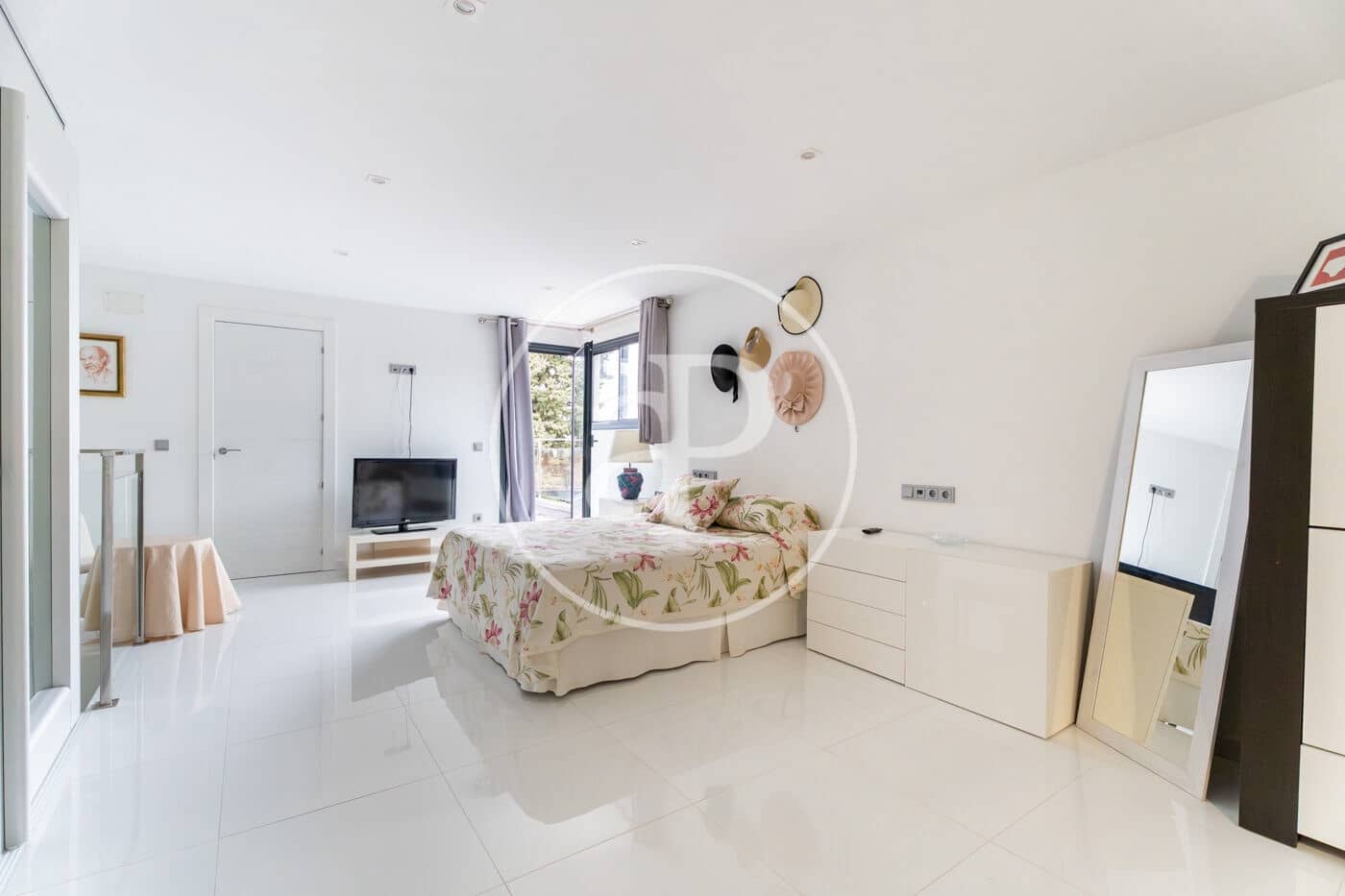 4 slaapkamer Villa te koop in Pozuelo de Alarcon met zwembad - € 1.525.000 (Ref: 9599552)