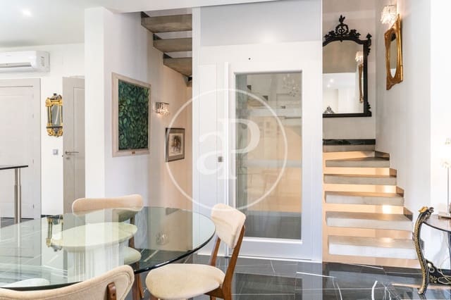 4 makuuhuone Huvila myytävänä paikassa Pozuelo de Alarcón mukana uima-altaan - 1 525 000 € (Ref: 9599552)