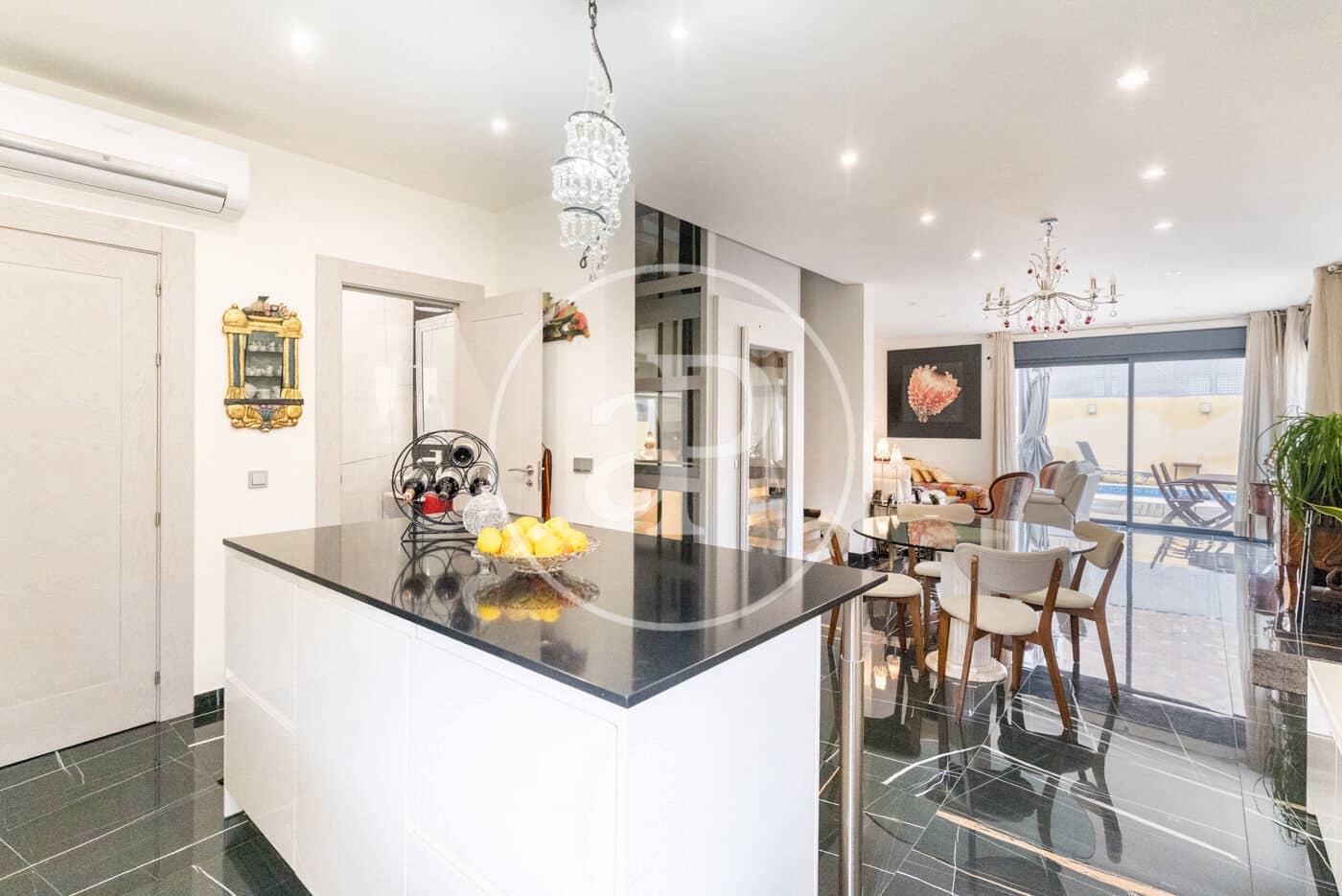 4 slaapkamer Villa te koop in Pozuelo de Alarcon met zwembad - € 1.525.000 (Ref: 9599552)