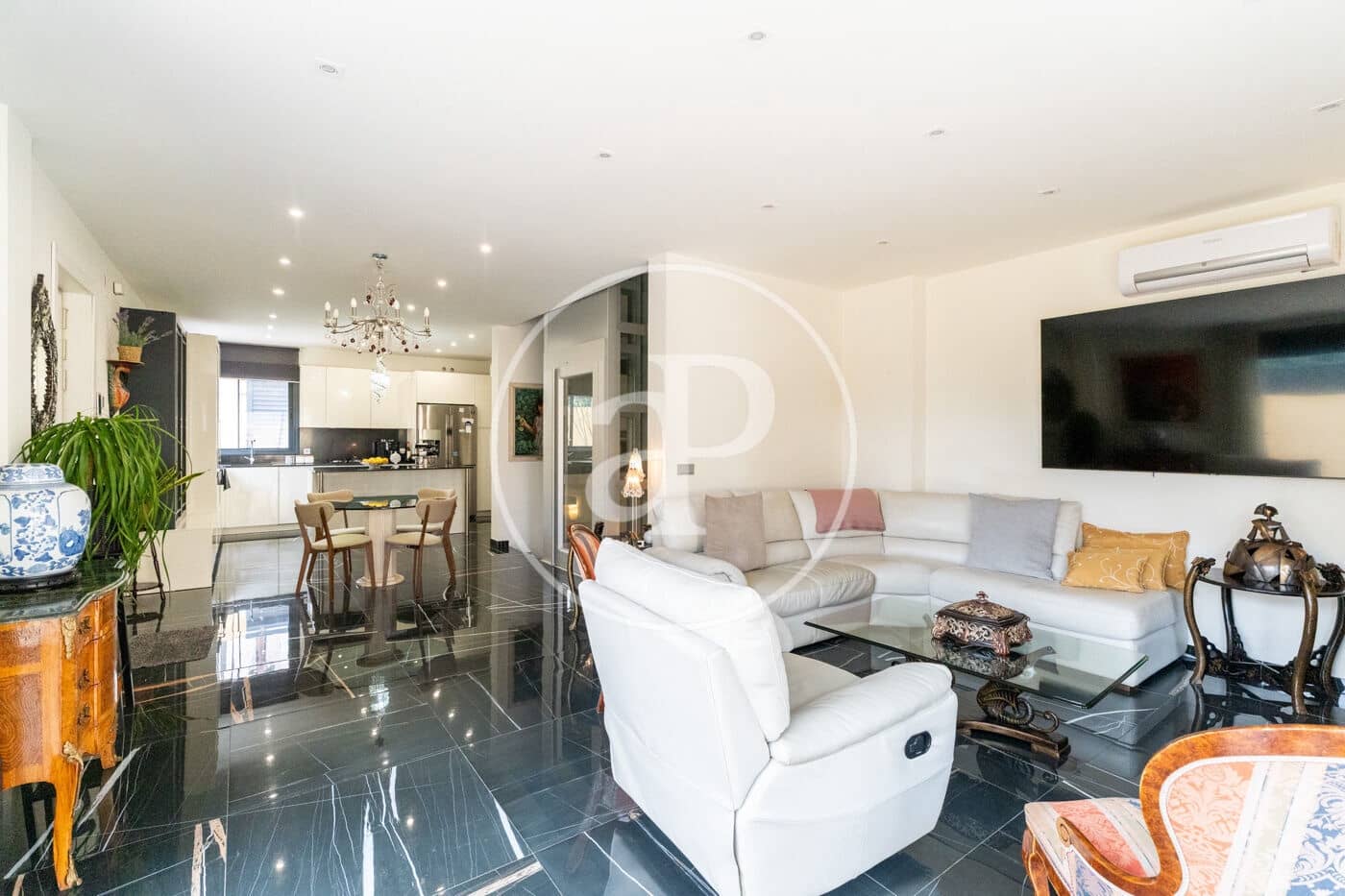 4 slaapkamer Villa te koop in Pozuelo de Alarcon met zwembad - € 1.525.000 (Ref: 9599552)